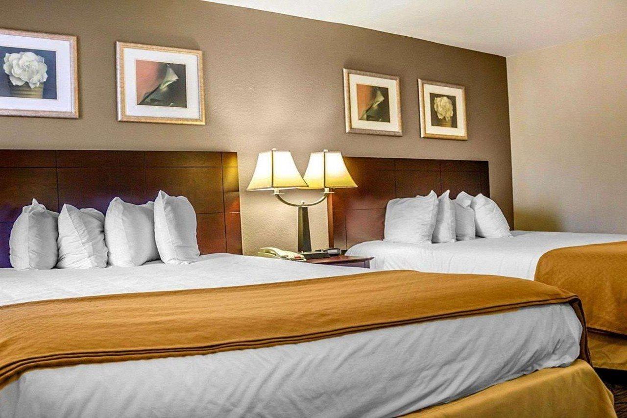 Quality Inn Waterbury Esterno foto