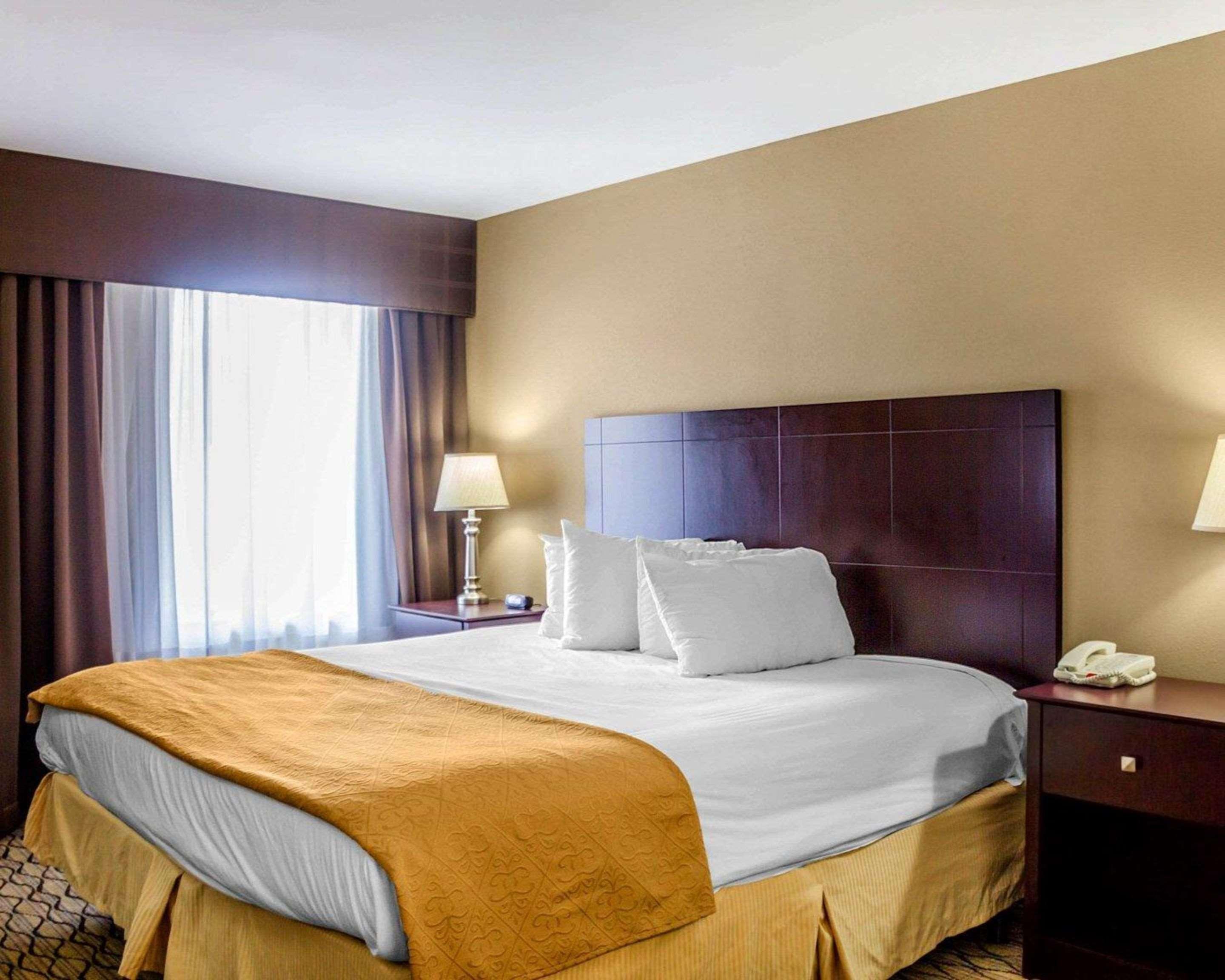 Quality Inn Waterbury Esterno foto