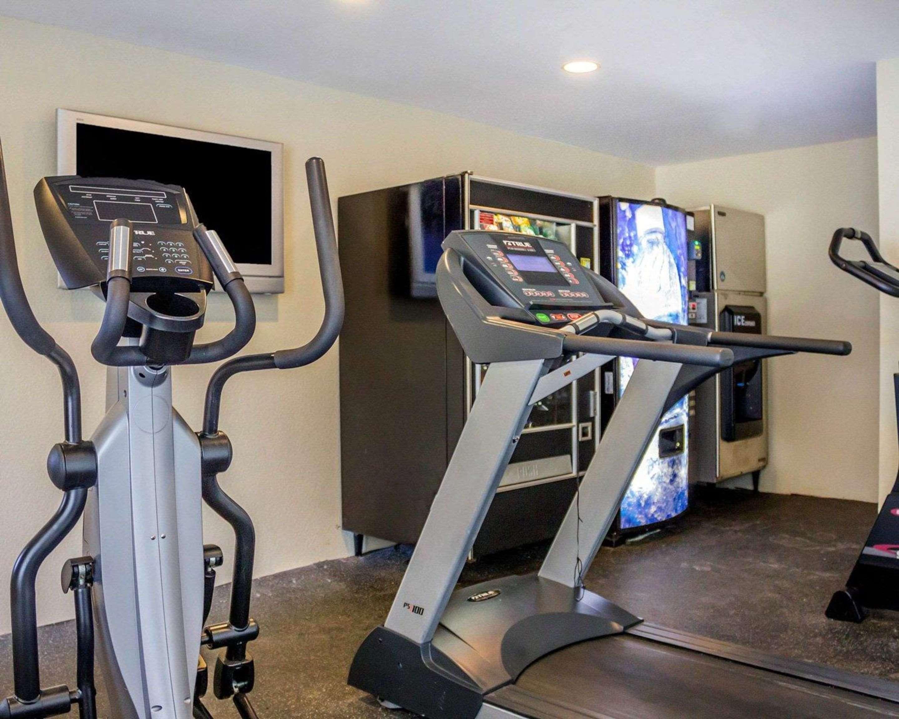 Quality Inn Waterbury Esterno foto
