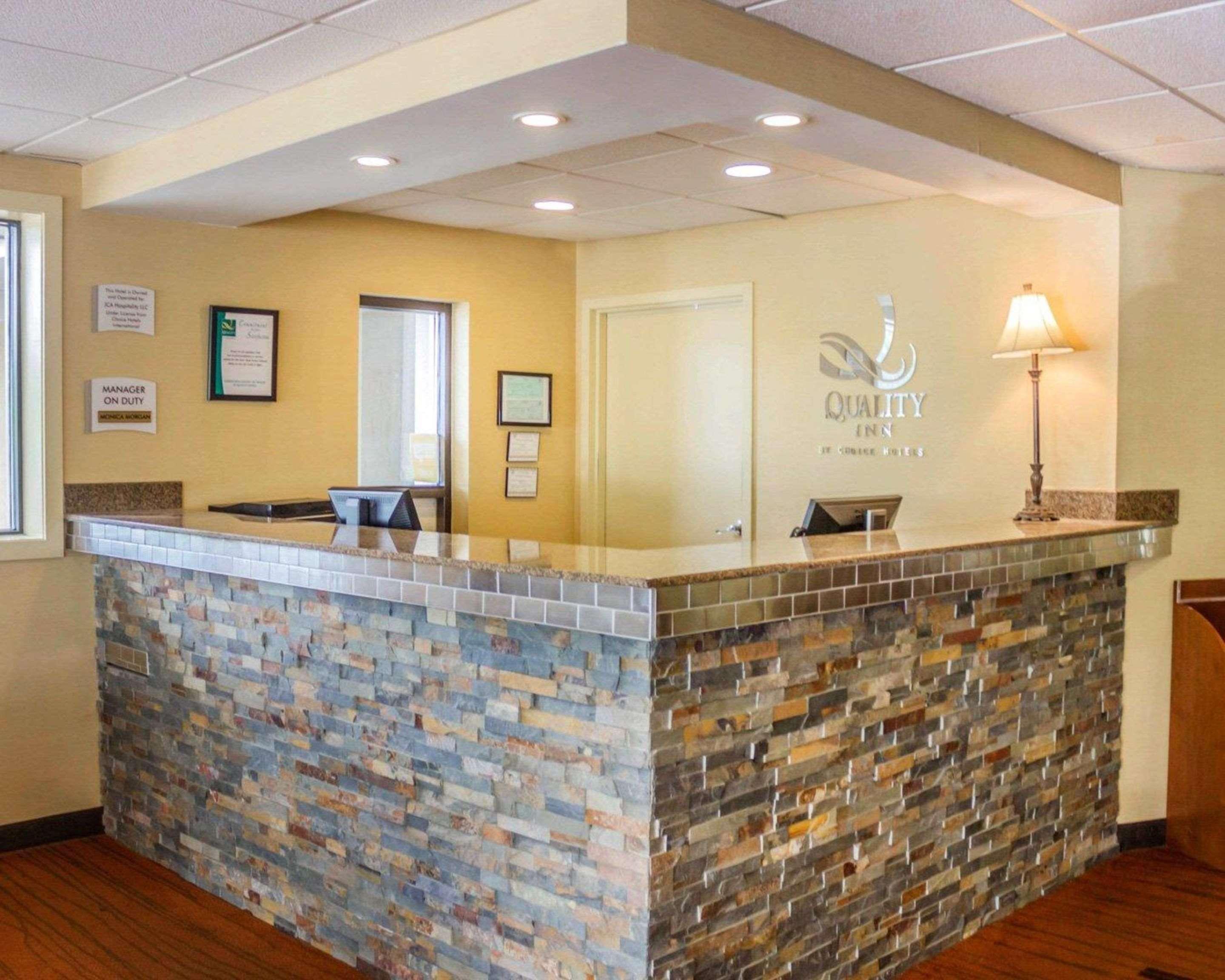 Quality Inn Waterbury Esterno foto
