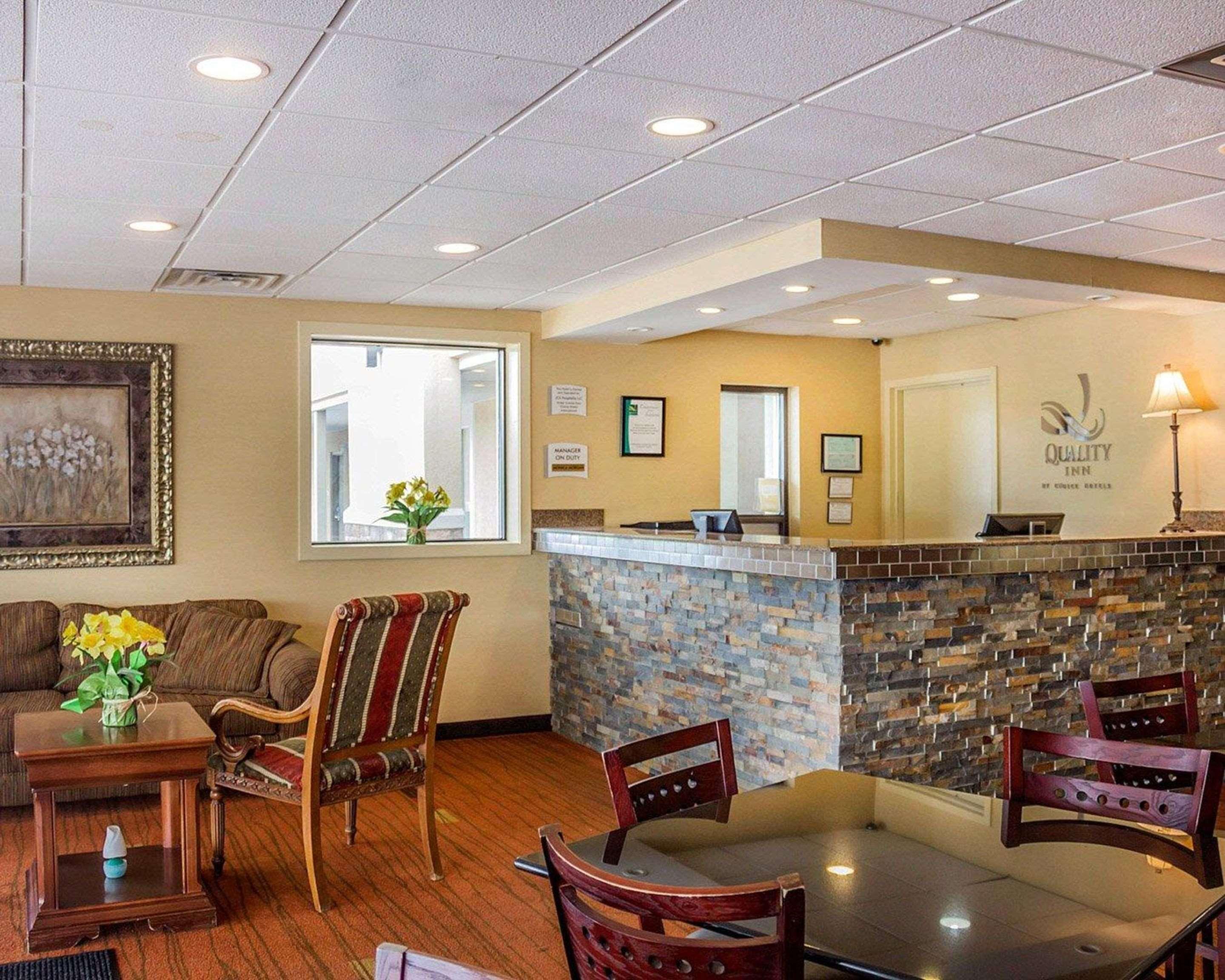 Quality Inn Waterbury Esterno foto