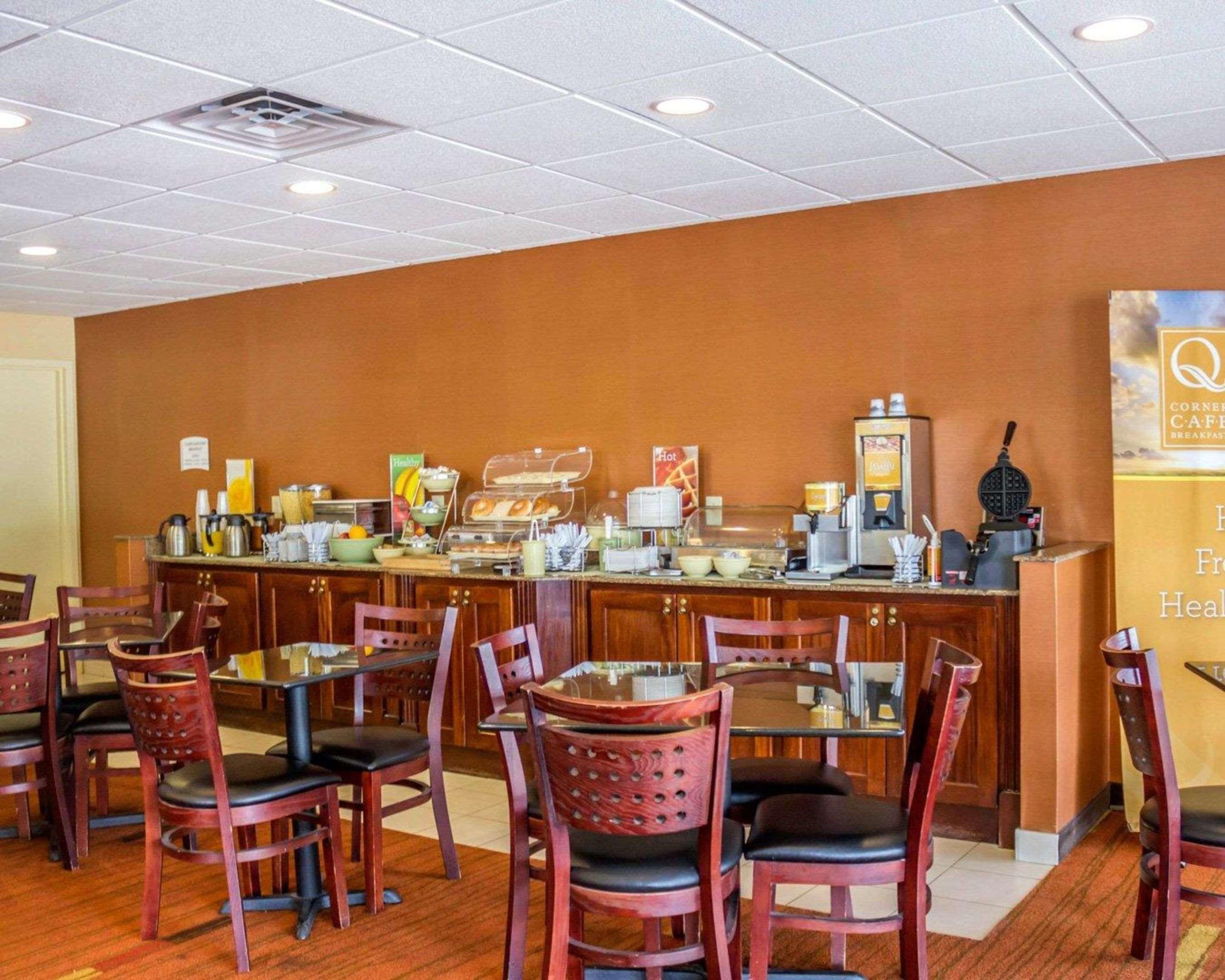 Quality Inn Waterbury Esterno foto