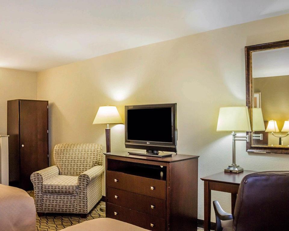 Quality Inn Waterbury Esterno foto