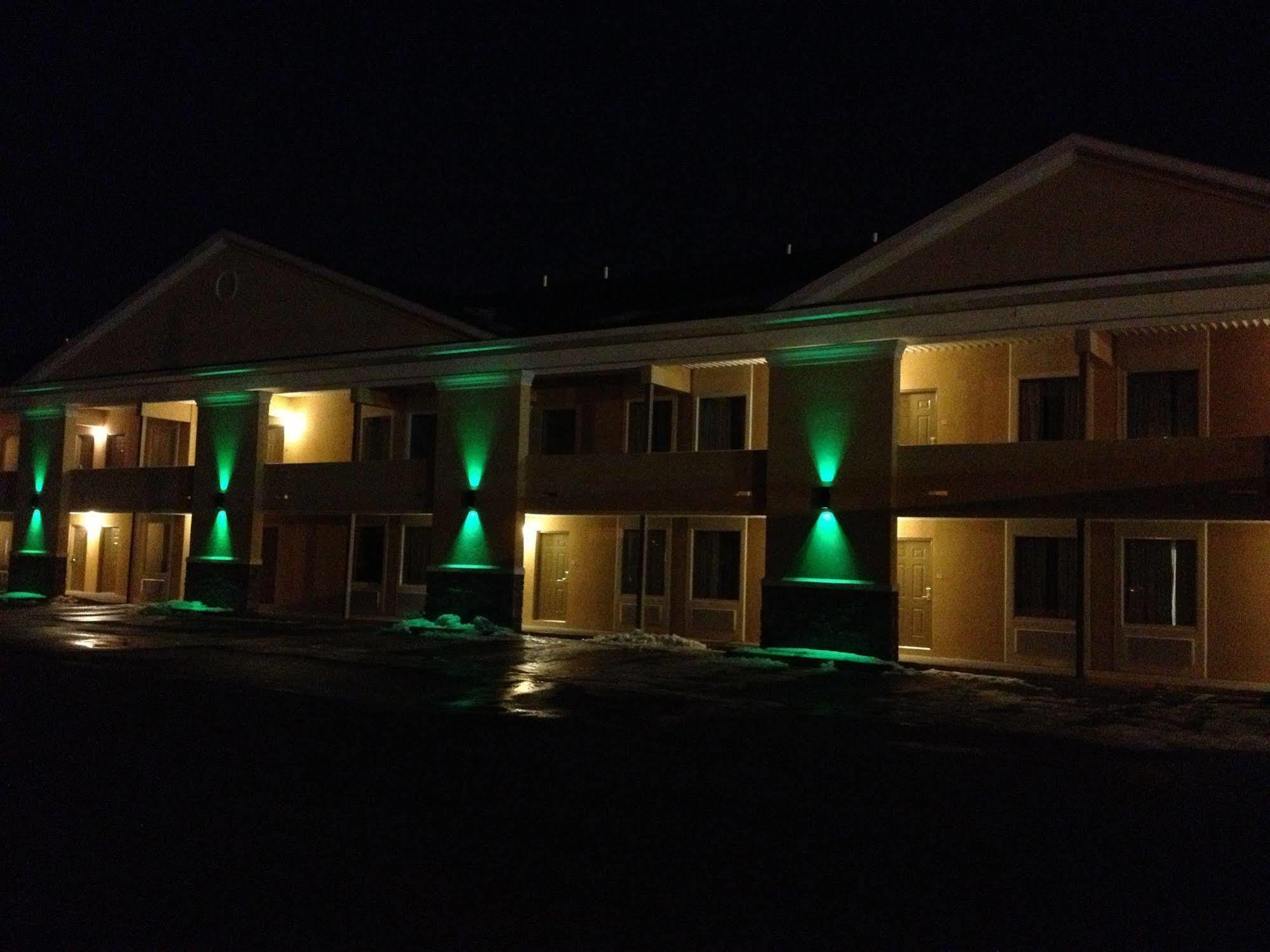 Quality Inn Waterbury Esterno foto